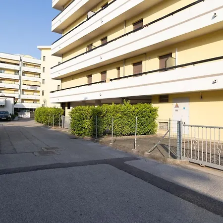 Vespucci Apartment